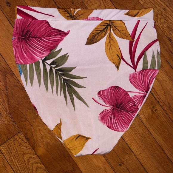 3-piece Fashion Nova swimsuit - Picture 5 of 7